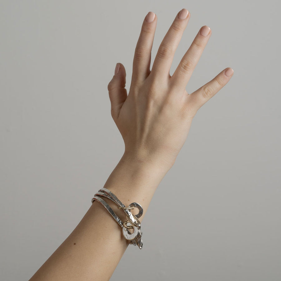 Bracciale rigido Rosso e piccante con charm argento 925 e bronzo - BA064